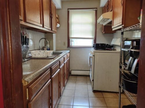 33 Mcgurk St, New Bedford MA 02744-2541 exterior