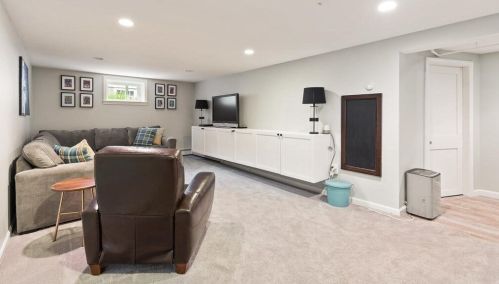 119 Rhinecliff St, Arlington MA 02476-7332 exterior