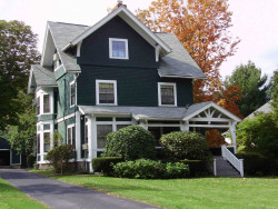 15 Fountain St, Newton, MA 02465-2712