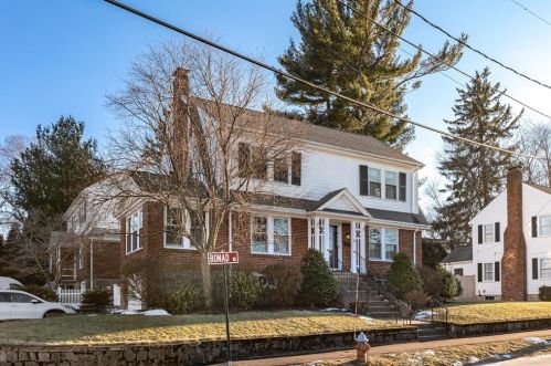 2 Bonad Rd, Milton, MA 02186-3213