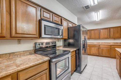 3921 Greenway Dr, Garland TX 75041-4810 exterior