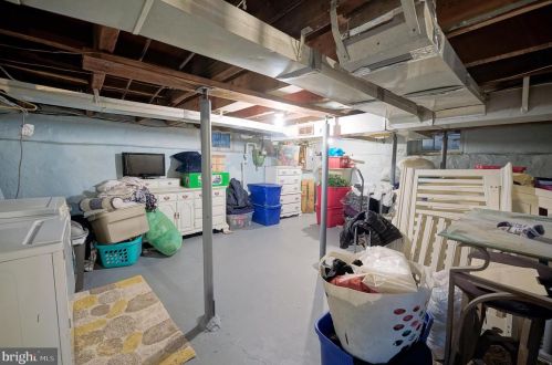 61 Barber Ave, West Deptford NJ 08096-2832 exterior