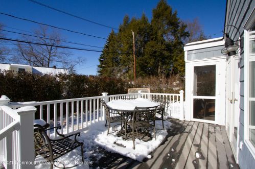 33 Sunnycrest Dr, Little Silver NJ 07739-1126 exterior