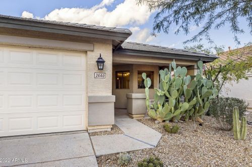 2440 Blue Sky Dr, Phoenix AZ  85085-4761 exterior