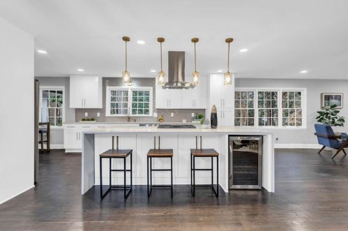 2022 Deren Way, Atlanta GA  30345-3710 exterior