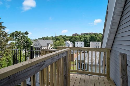 36 Lambert Ave, Chelsea MA 02150-1304 exterior