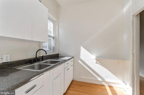 2013 15 St, Philadelphia PA 19121-2301 exterior