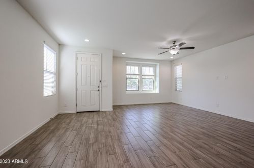 25425 20th Ave, Phoenix AZ  85085-2060 exterior