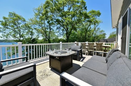 22 Eagle Hill Dr, Plymouth MA  02360-1908 exterior