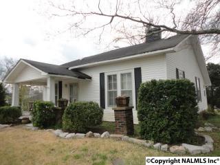 1010 Washington St, Fayetteville, TN 37334-2852