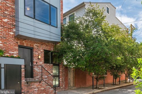 706 Bancroft St, Philadelphia, PA 19146-2019