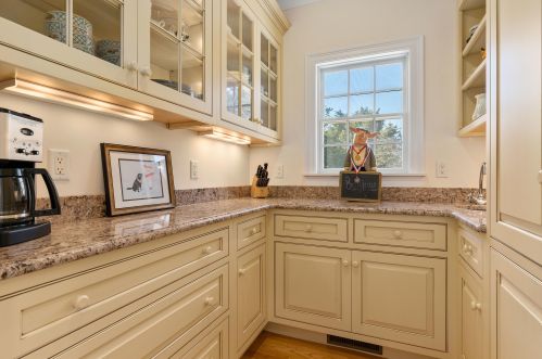 230 Skyline Dr, Chatham MA 02633-1720 exterior