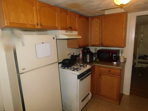 514 Hanover St, Fall River MA 02720-3702 exterior