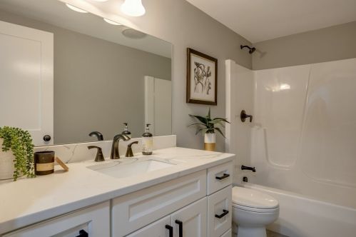 6 Red Hill Rd, North Reading MA  01864-1718 exterior