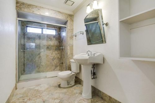 2126 Country Oaks Dr, Garland TX  75040-4065 exterior