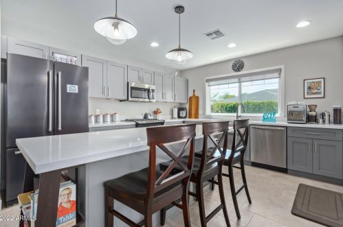 6720 11th St, Phoenix AZ  85014-1028 exterior