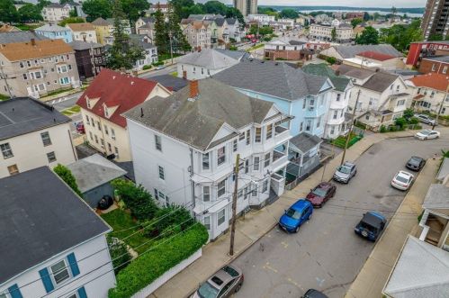 10 Choate St, Fall River MA 02723-2004 exterior