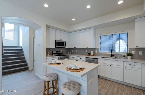 603 Beautiful Ln, Phoenix AZ 85042-7074 exterior