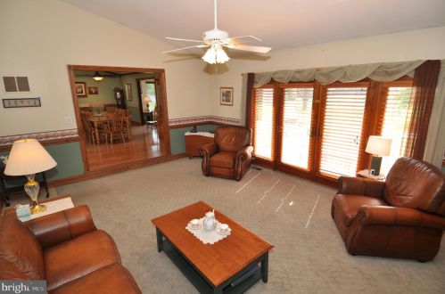 24854 Main St, Columbus NJ 08022-1339 exterior