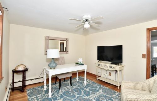 2037 Washington St, Braintree MA 02184-8623 exterior