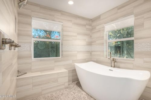 11605 37 Pl, Phoenix AZ 85050-2699 exterior