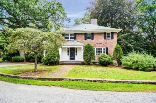 49 Woodleigh Rd, Dedham MA  02026-3115 exterior