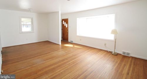 304 Main St, West Deptford NJ 08051-1031 exterior