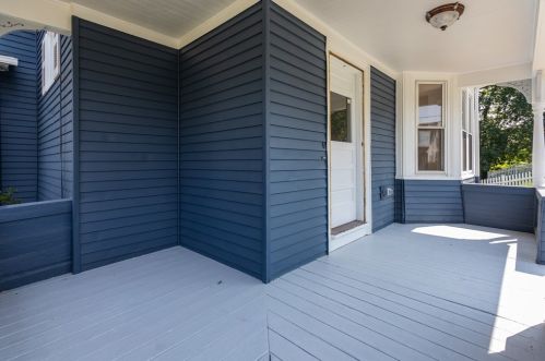 8 Latisquama Rd, Southborough MA 01772-1606 exterior