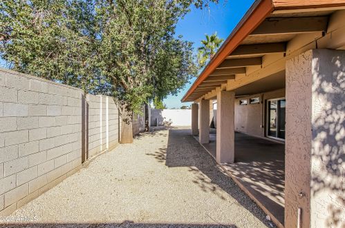 4610 75th Dr, Phoenix AZ  85033-1206 exterior