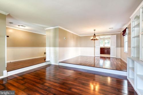 6645 Windsor Ct, Columbia MD 21044-4147 exterior