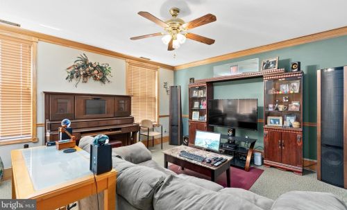 48 Newton Ave, West Deptford NJ 08096-4610 exterior