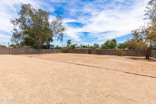 2571 Captain Dreyfus Ave, Phoenix AZ  85032-5914 exterior