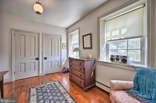 385 Springview Rd, Carlisle PA 17015-7411 exterior