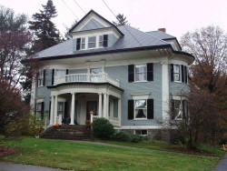 62 Hyde Ave, Newton, MA 02458-2311