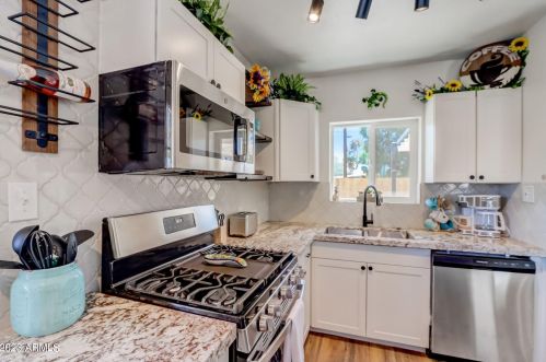 1701 Clarendon Ave, Phoenix AZ 85018-5209 exterior