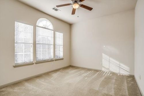 5421 Grenada Dr, Fort Worth TX 76119-8502 exterior