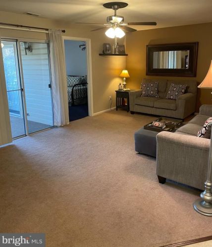 158 Steeplechase Ct, West Deptford, NJ 08096-6802