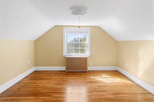 42 Idlewell St, Weymouth MA 02188-3713 exterior