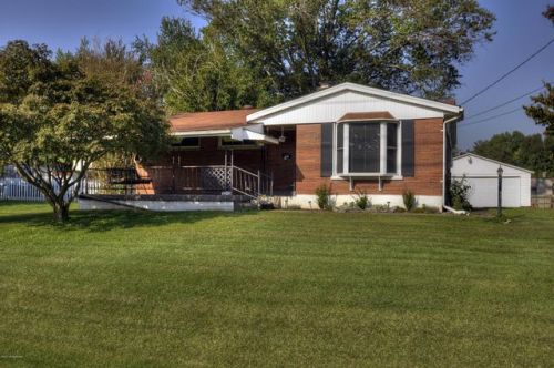 8202 Terry Rd, Louisville, KY 40258-1767