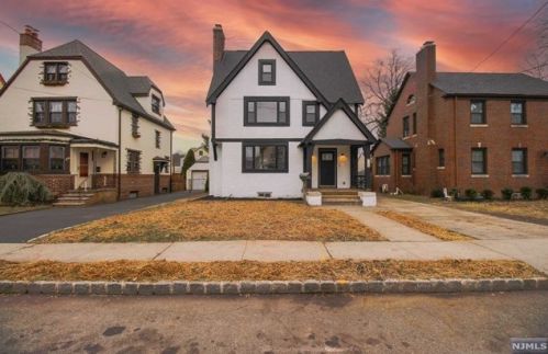 20 Lloyd Pl, Belleville, NJ 07109-2522