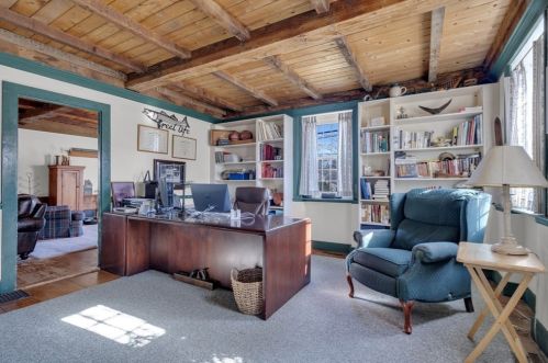 3 Hillsboro St, Quincy MA 02169-8913 exterior