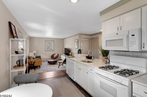 154 Passaic Ave, Belleville NJ  07109-1958 exterior