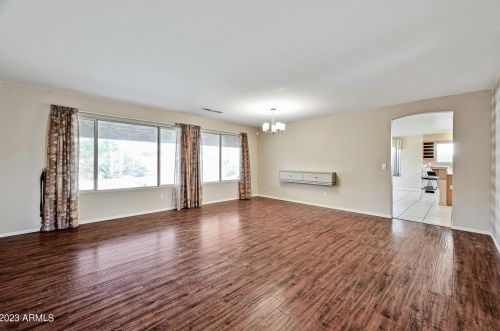 1844 Apollo Rd, Phoenix AZ  85042-9110 exterior