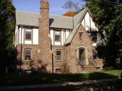 25 Cotton St, Newton, MA 02458-2619