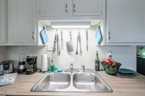 500 Alice Ave, Phoenix AZ 85021-4112 exterior