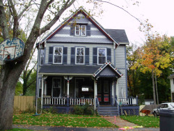 15 Knowles St, Newton, MA 02459-2205