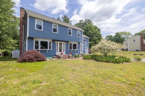25 Connie St, Taunton, MA 02780-5129