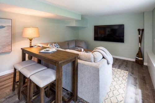 74 Ellis St, Chatham MA  02633-1881 exterior