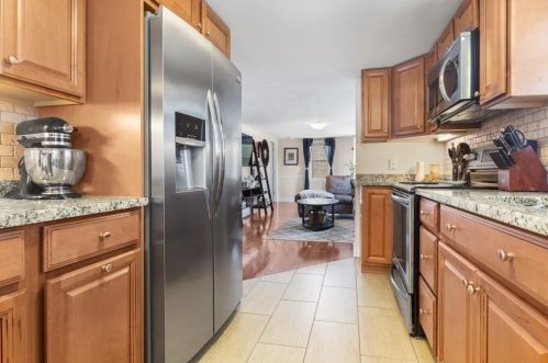 6 Cushing Dr, Plymouth MA 02360-1148 exterior