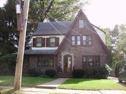 22 Brackett Rd, Newton, MA 02458-2612